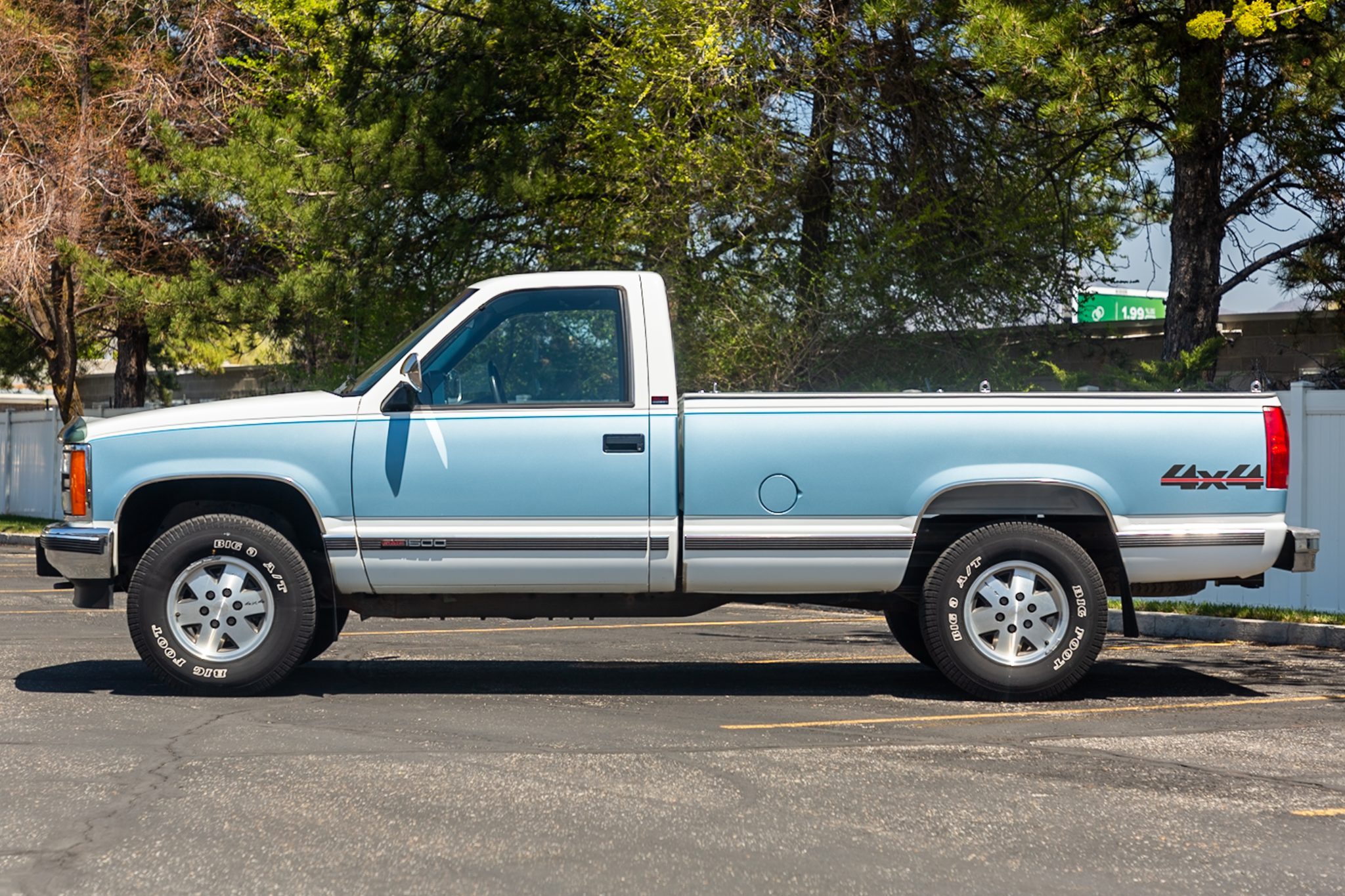 1990 GMC Sierra K1500 SLE 4WD 5-Speed – Sesame Cars