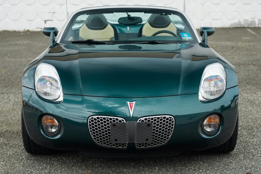 17k-Mile 2008 Pontiac Solstice 5-Speed